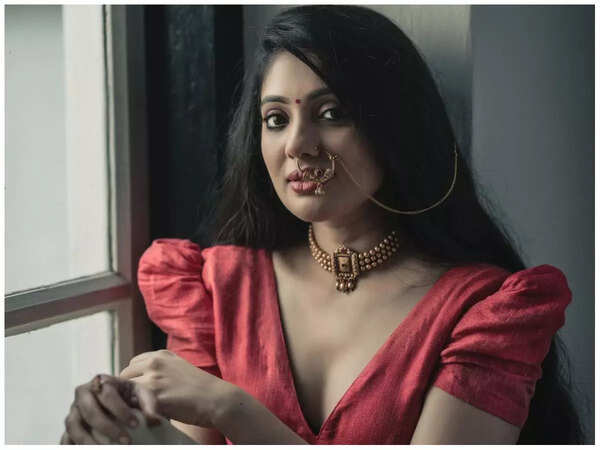 Veena Nandakumar Photos