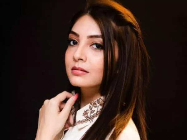 Puja Joshi Pictures