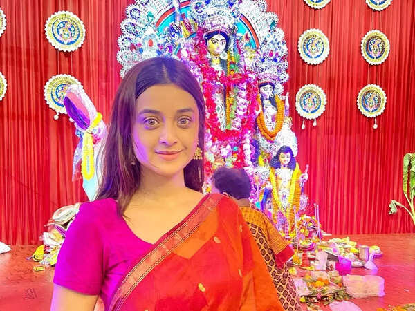 Darshana Banik Images