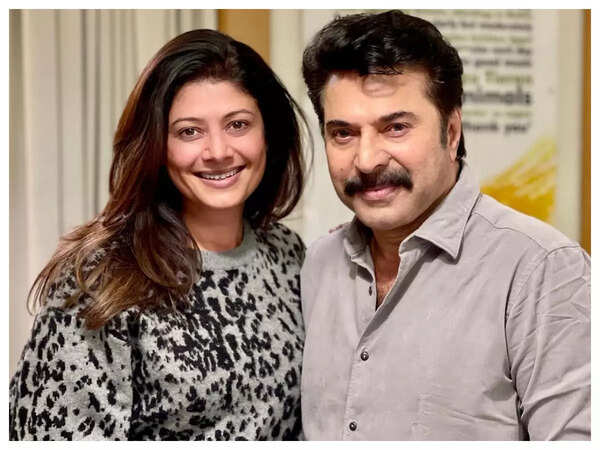 Pooja Batra Photos