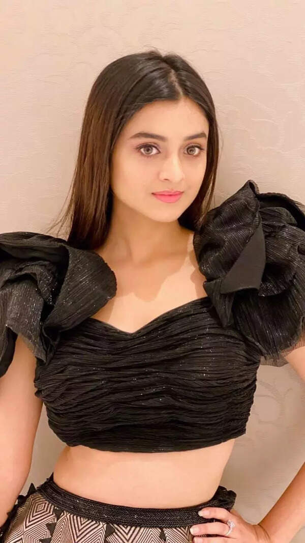 Darshana Banik Pictures