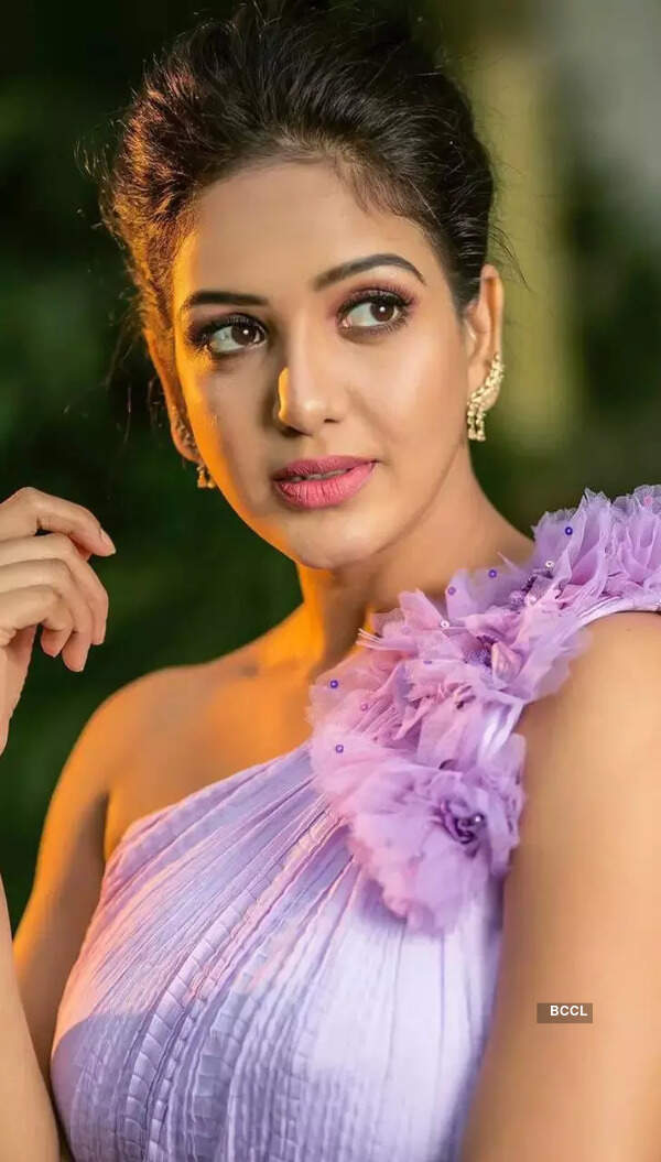 Suruthi Periyasamy Pictures