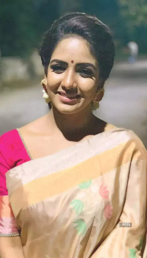 Suruthi Periyasamy Images