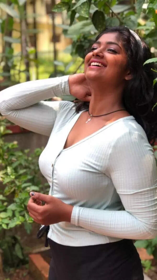 Bhoomi Shetty Pictures