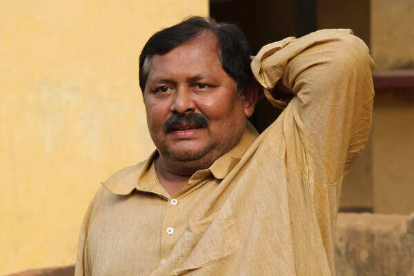 Kharaj Mukherjee Images