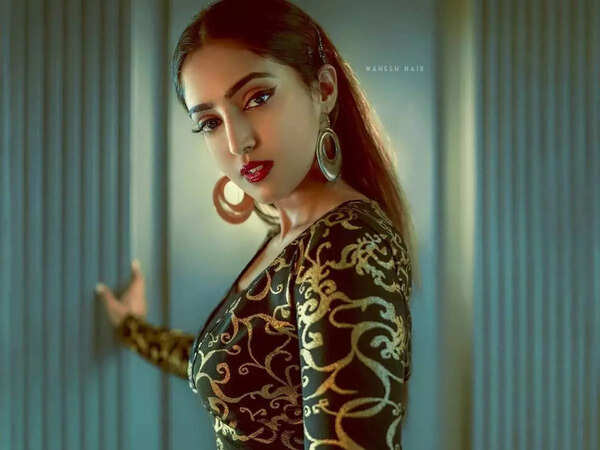 Reba Monica John Stills