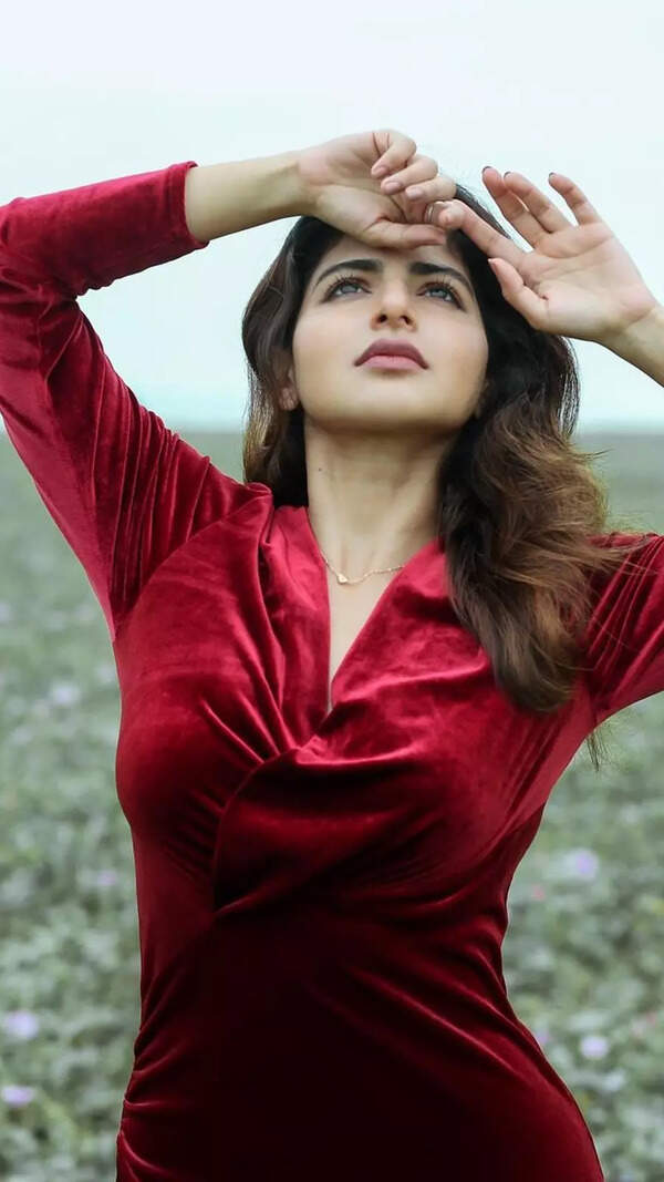 Iswarya Menon Photos
