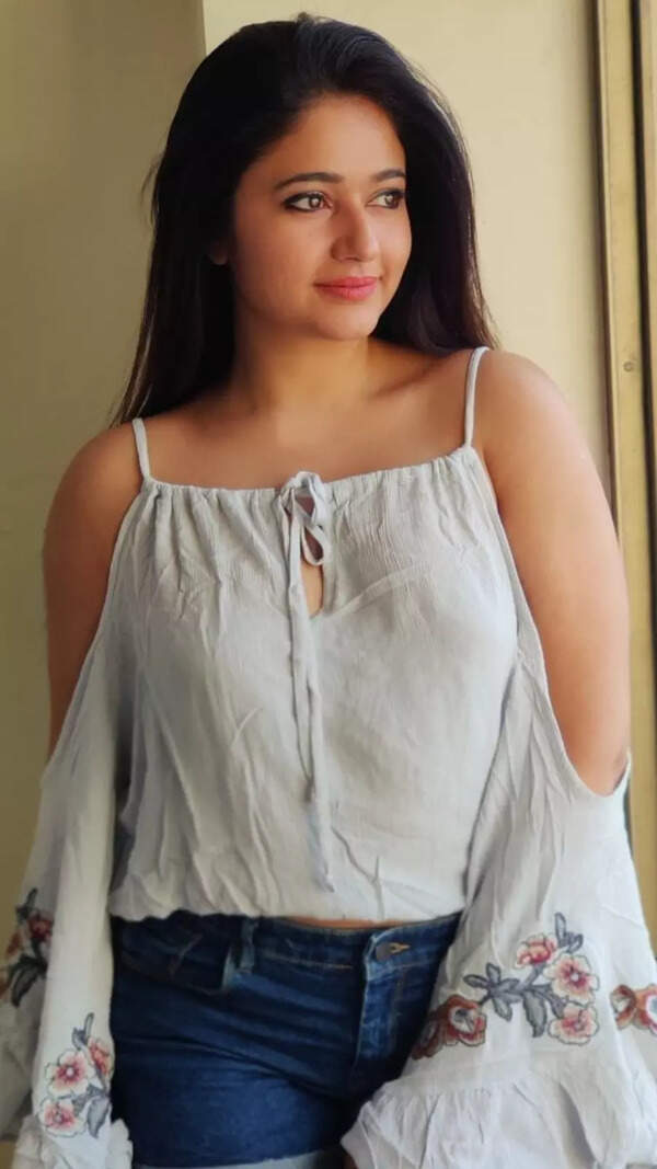 Poonam Bajwa Pictures
