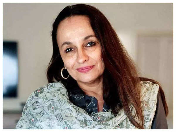 Soni Razdan Photos