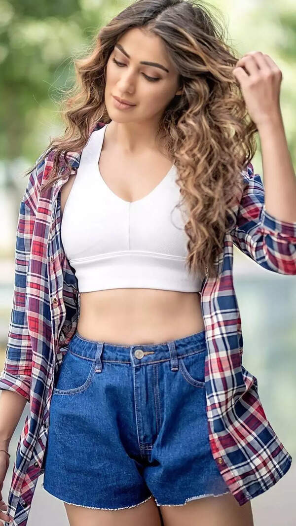 Raai Laxmi Wallpapers