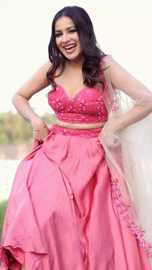 Sara Gurpal Wallpapers