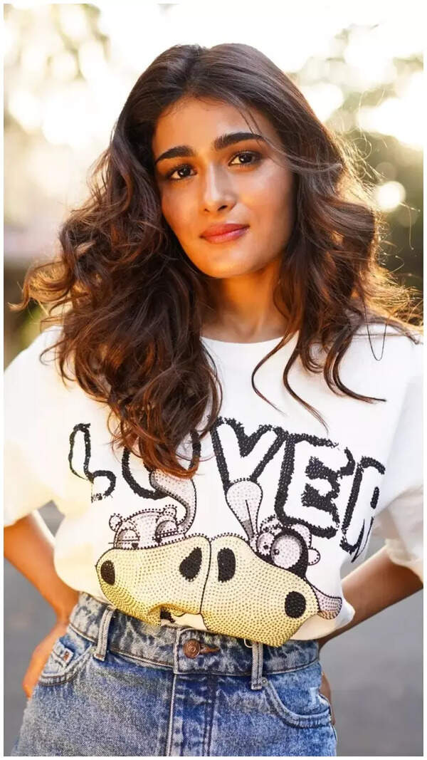 Shalini Pandey Wallpapers
