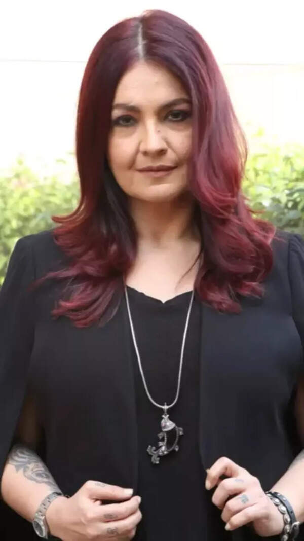 Pooja Bhatt Photos