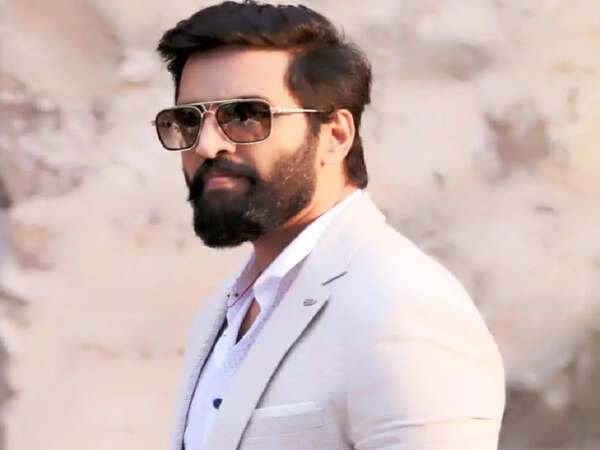 Santhanam Wallpapers