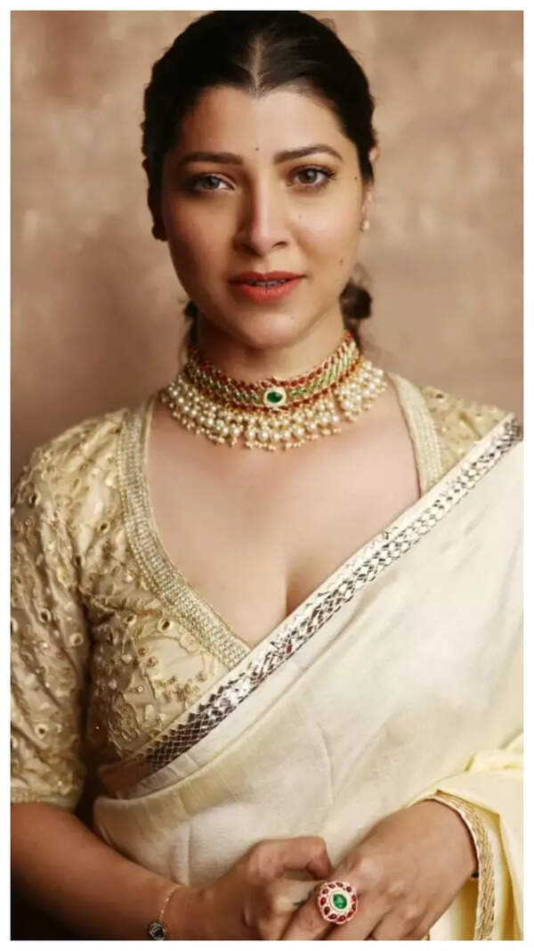 Tejaswini Pandit