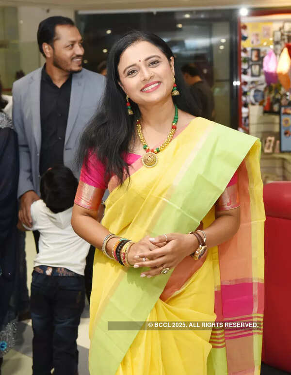 Bhargavi Chirmule Images