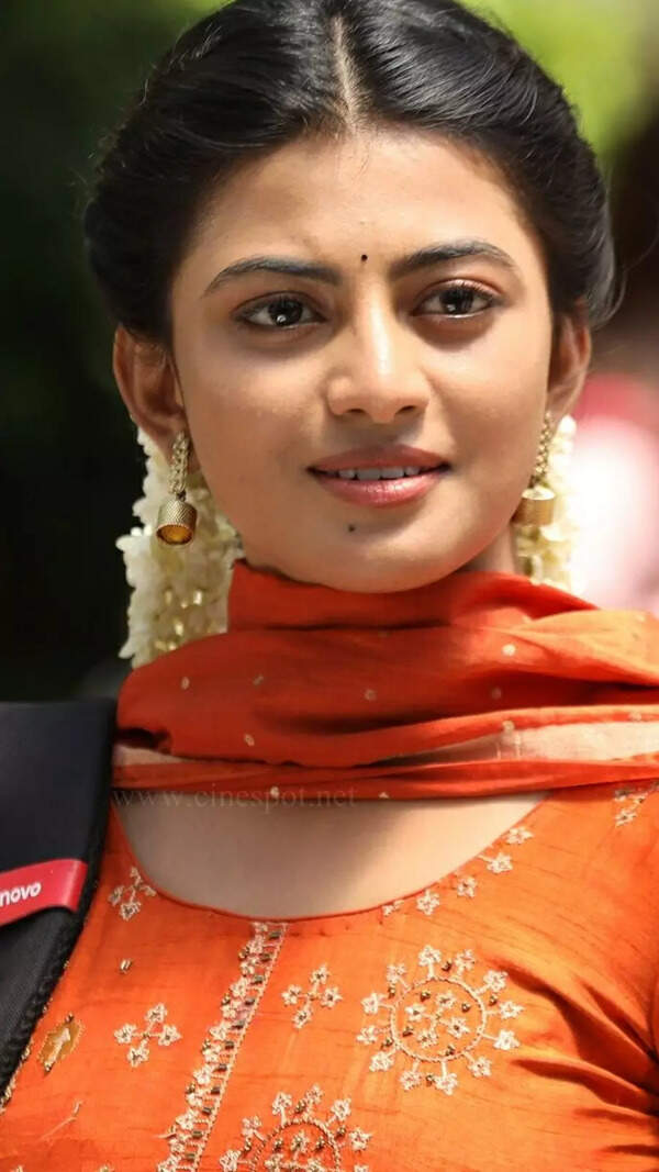 Anandhi Stills