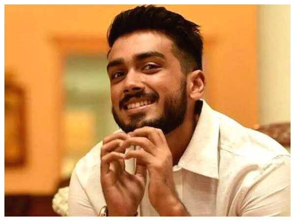 Kalidas Jayaram Wallpapers