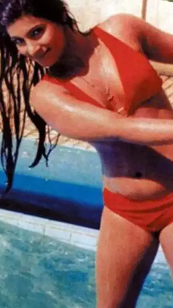 Dimple Kapadia Images