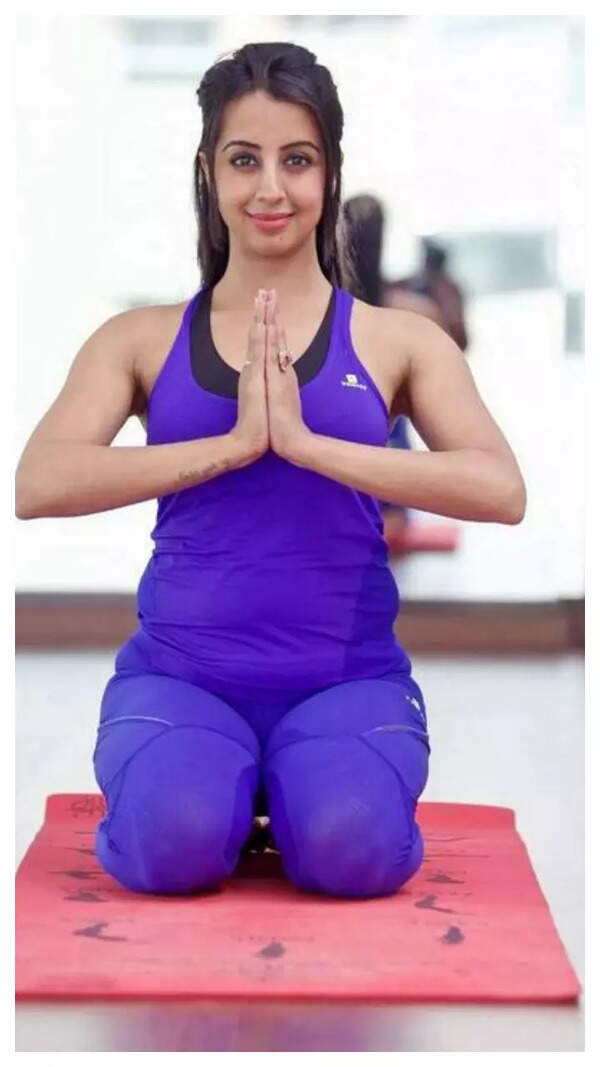 Sanjjanaa Galrani Pictures