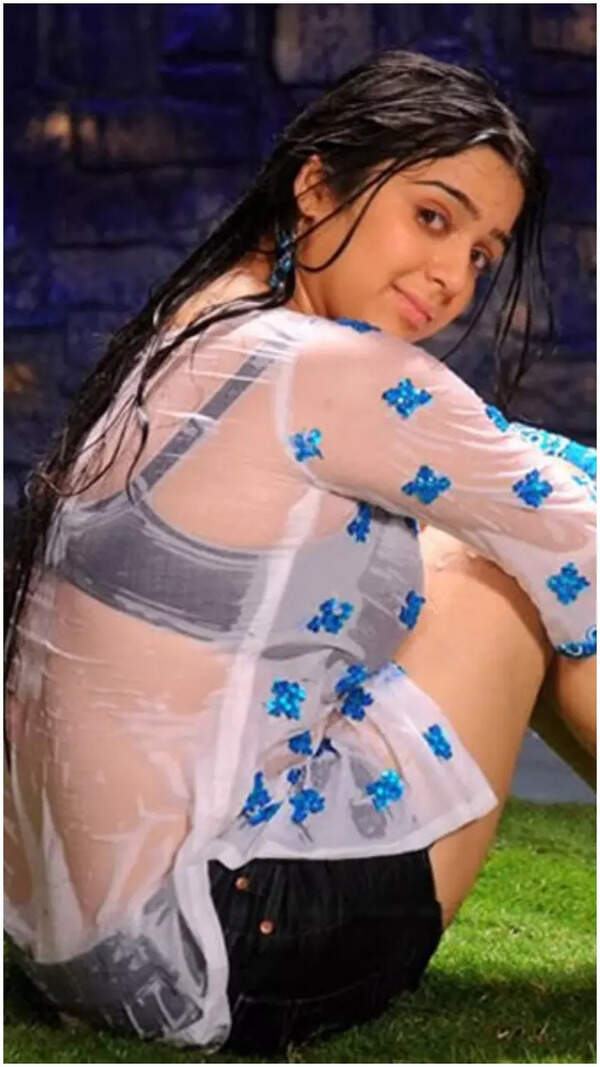 Charmme Kaur Wallpapers