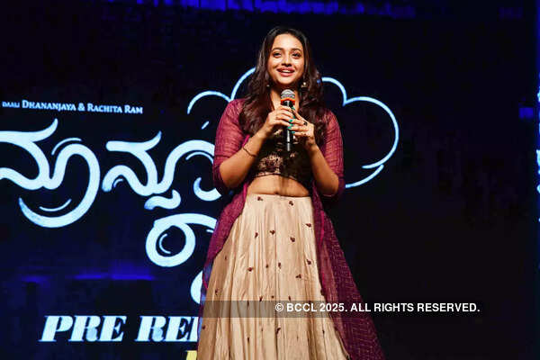 Yasha Shivakumar Pictures