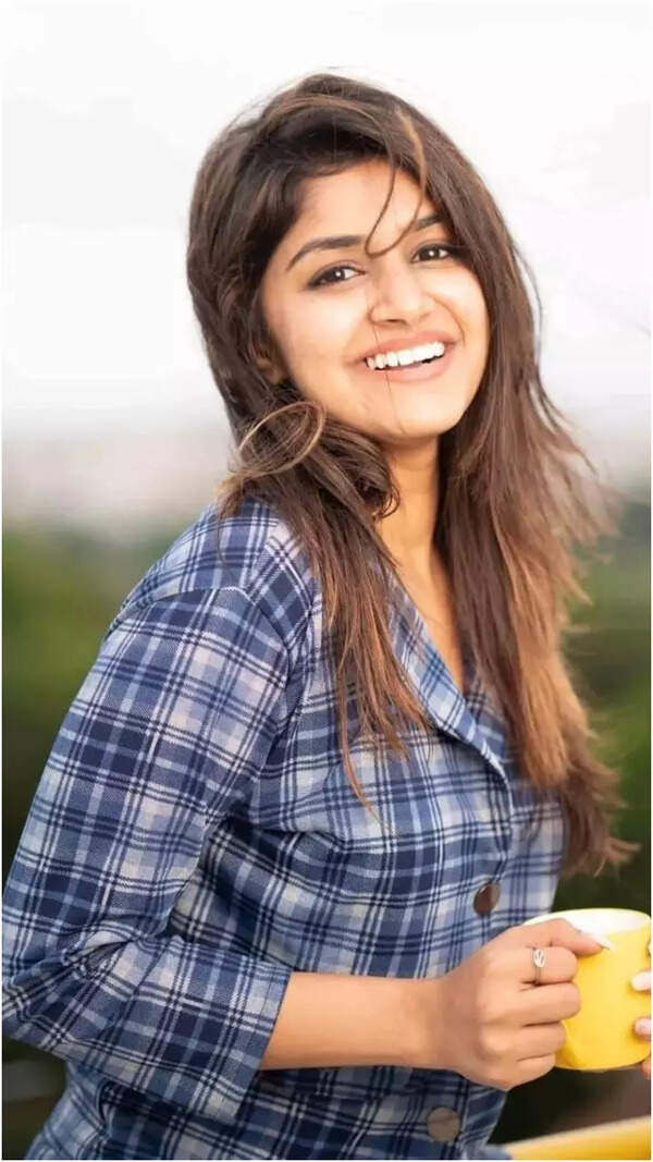 Sanjana Anand Wallpapers