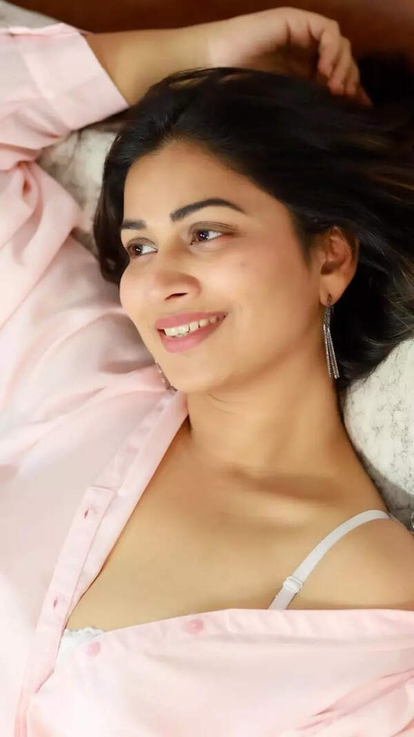 Inaya Sultana Photos