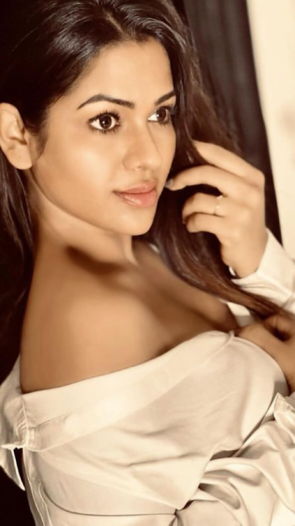 Leesha Eclairs Pictures