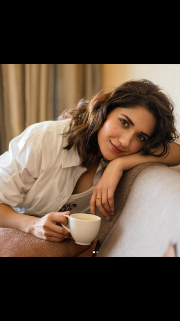 Ruhani Sharma Images