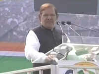 Major embarrassment for opposition as Sharad Yadav commits Bofors 'faux pas' at Mamata's rally 