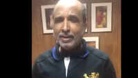 Congress leader Sanjay Jha sings a song for dispirited party workers
