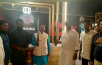 BJP MP brandishes sword, seeks votes