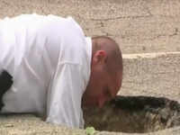 Mystery tunnel discovered near bank in Florida
