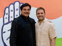 Lok Sabha 2019: Shatrughan Sinha likely to join Congress on April 6