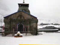 Kedarnath receives fresh spell of snowfall 