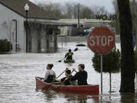 California: 12-acre shopping and restaurant district under water in Sebastopol