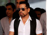 Robert Vadra is virtual owner of UK flat, ED tells court