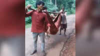 Relatives denied hearse van to carry man’s body in Odisha’s Kalahandi