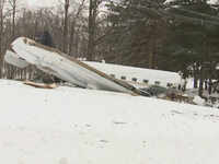 2 dead as plane crashes after takeoff in rural Ohio 