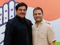 Lalu Prasad Yadav advised me to join Congress: Shatrughan Sinha