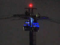 Watch: Trapped people rescued from ride in San Diego