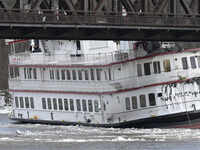 Hudson River ice jams: Cruise ship stuck under rail bridge in Albany