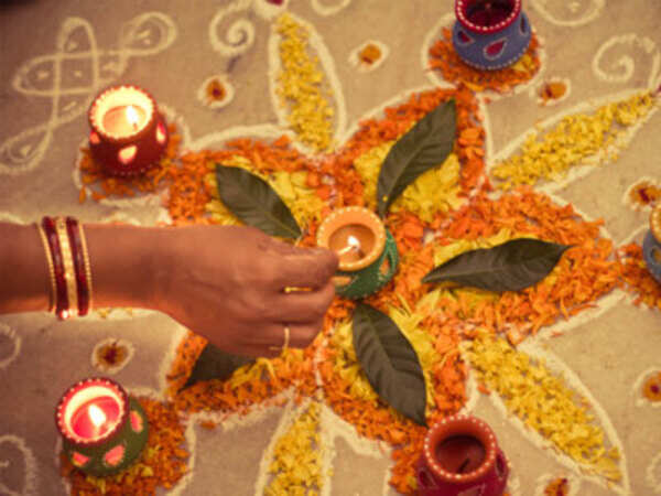 8 Main Traditions During Diwali to follow