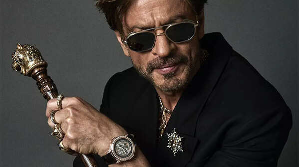 Shah Rukh stuns