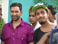 Lok Sabha polls: BJP candidate Dinesh Lal Yadav 'Nirahua' sings for TOI readers