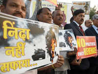 Pulwama terror attack: Tributes paid to martyrs across India