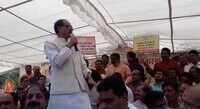 Bhopal: Former CM Shivraj Chouhan addresses BJP workers during ‘dharna’ against MP Govt.