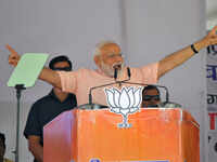 Opposition contesting polls for ‘majboor’ govt: PM Modi