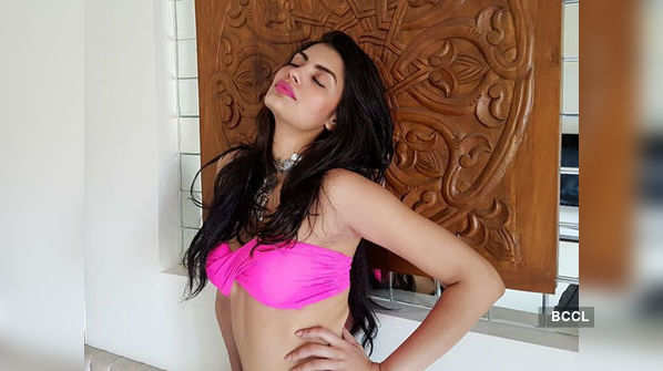 Bigg Boss 8 Contestant Sonali Raut Sizzles In A Bikini And More See Pics